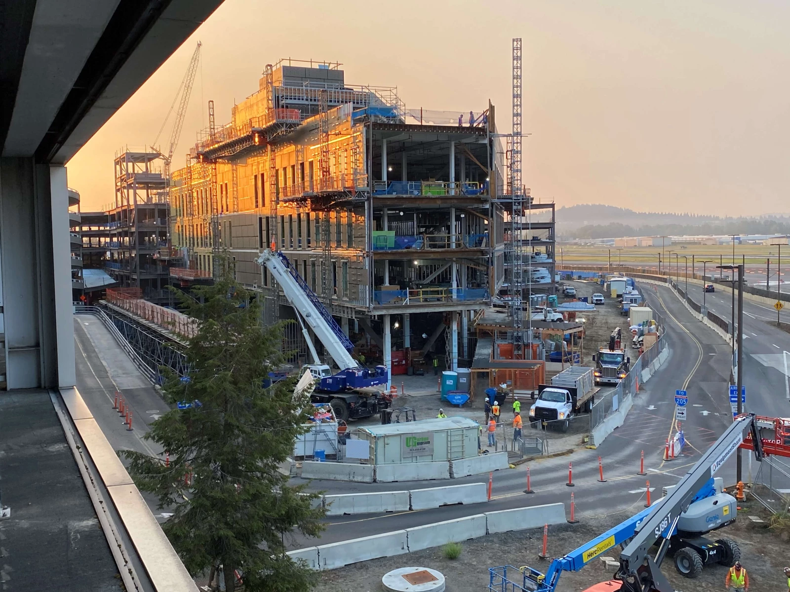 Image for JE Dunn Construction | PDX Parking Additions & Consolidated Rental Car Facility (PACR)